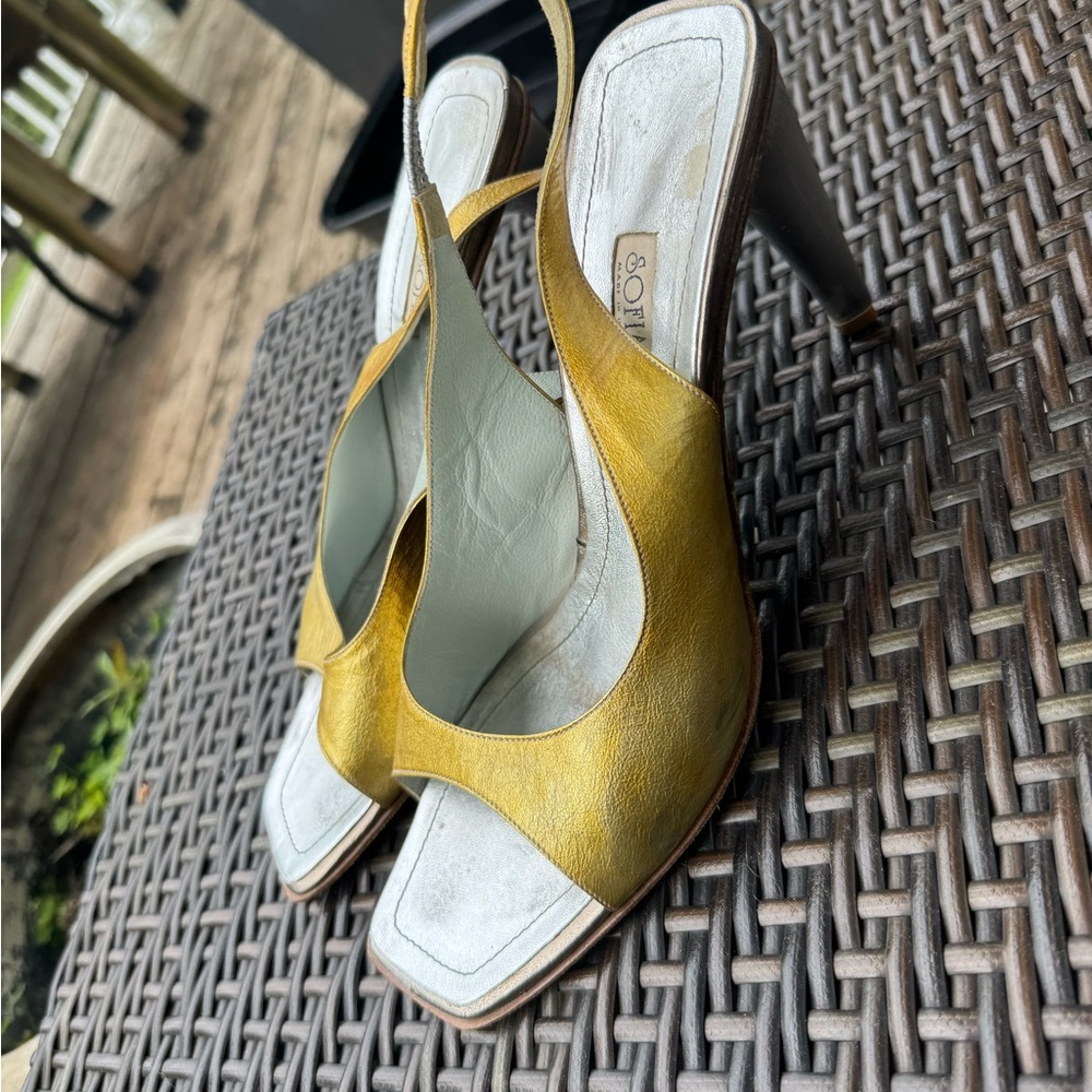 Vero Cuoio Gold Leather Heels with Leather Soles size 10